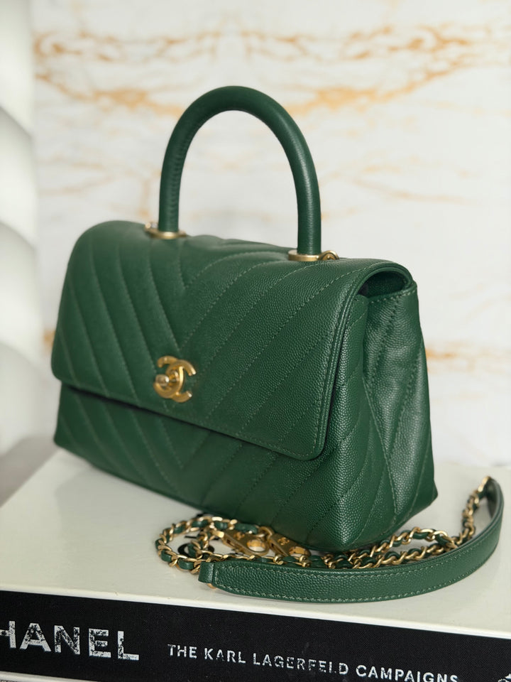 CHANEL series 26 Forrest Dark Green Caviar Chevron Aged GHW Coco Handle Size SMALL 24 cms 2018