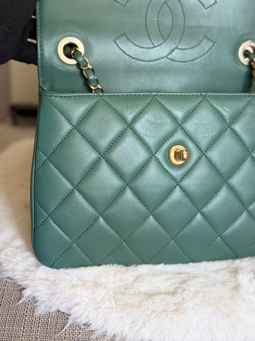 CHANEL series 26 Green Lambskin LGHW Small Trendy CC Top Handle Flap Bag 2018