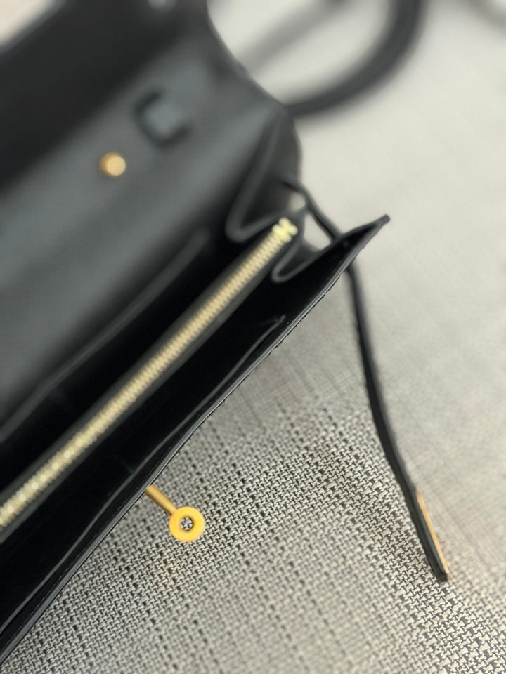 HERMES Noir Black Epsom Leather GHW Kelly To Go Stamp Z 2021