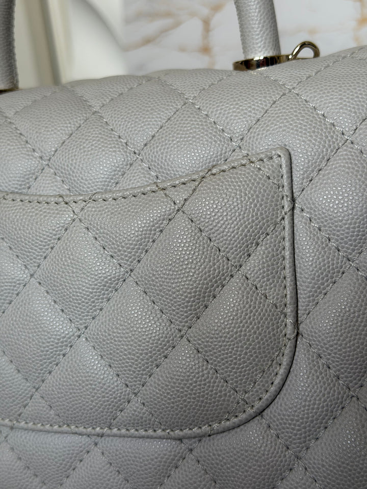 CHANEL series 27 Light Grey Caviar LGHW Coco Handle Size Small with Detachable Shoulder strap 2018
