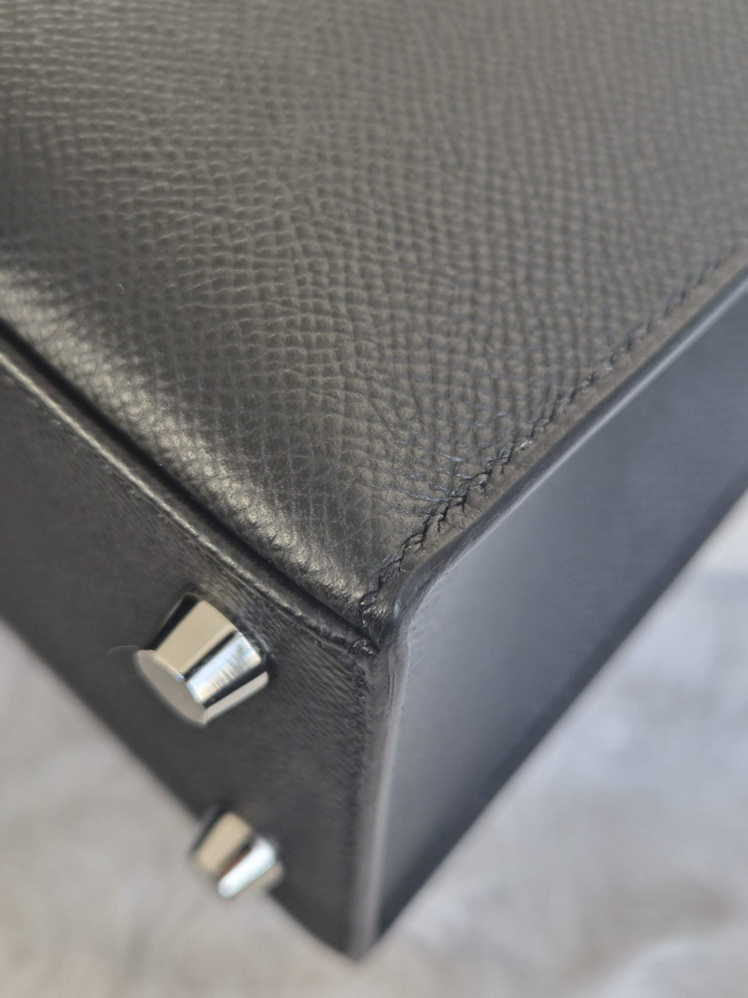 WA/Email to Purchase only- HERMÈS Kelly 25 Sellier Epsom Black 89/Noir 89 PHW Palladium Hardware 2024 W- unused