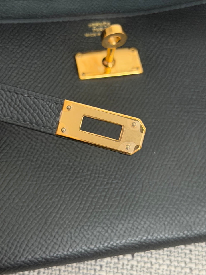 HERMES Noir Black Epsom Leather GHW Kelly To Go Stamp Z 2021