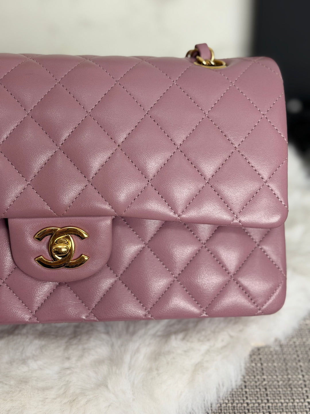 CHANEL series 21 Mauve Pink Purple Lambskin LGHW Medium ML Timeless Classic Double Flap Bag 2015