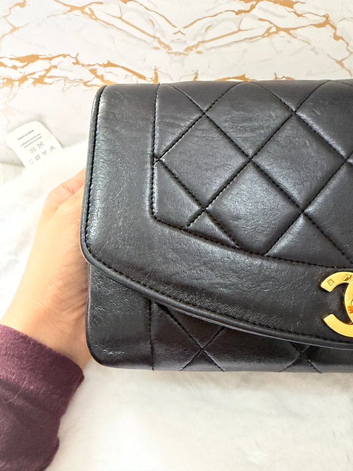 CHANEL Vintage series 2 24k GHW Hardware Diana Flap Bag size SMALL 1991-1994