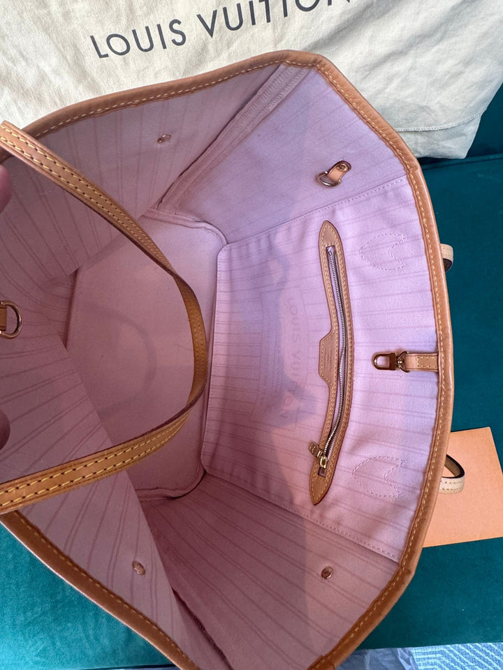 LOUIS VUITTON Neverfull MM Tote Bag in Damier Azur with Rose Ballerine lining