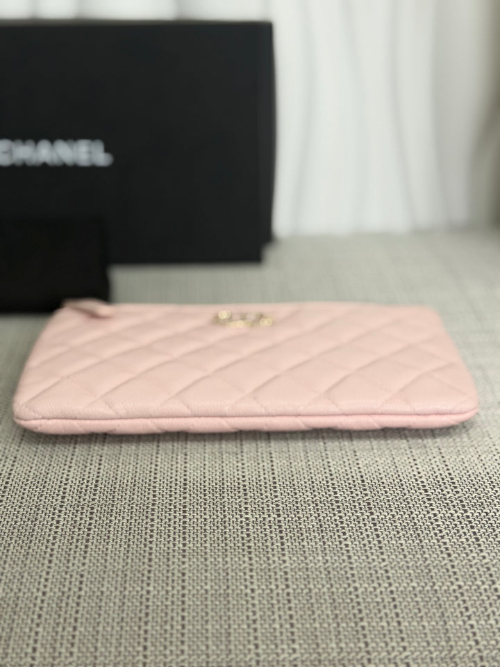 CHANEL series 32 Pink Caviar Crystal CC LGHW Small O Case Pouch