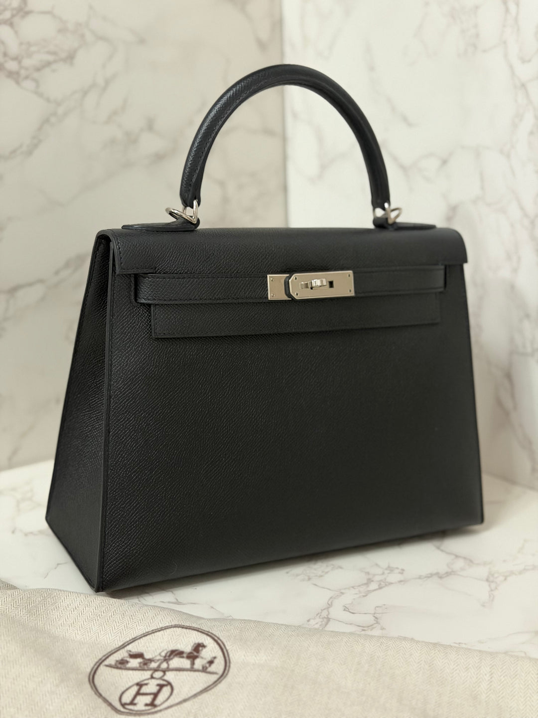 HERMES Black Noir Sellier Epsom Leather PHW Kelly 28 Stamp R 2014