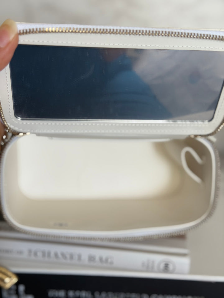 CHANEL 26C White Caviar LGHW Small Vanity with Top Handle 2026