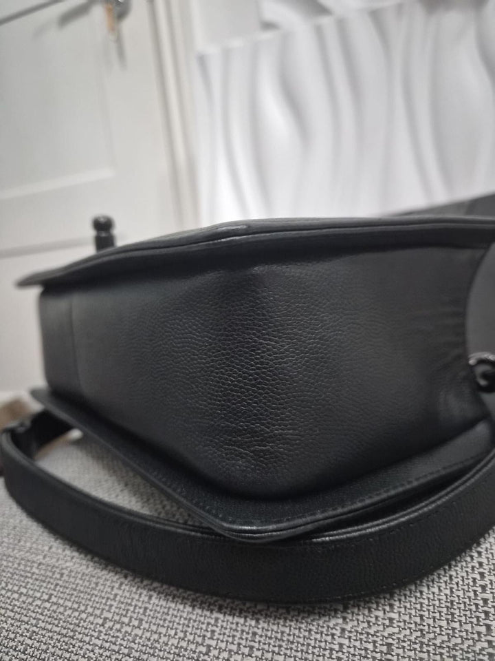 CHANEL Series 25 Black Caviar So Black Hardware Old Medium Le Boy Bag 2017/2018