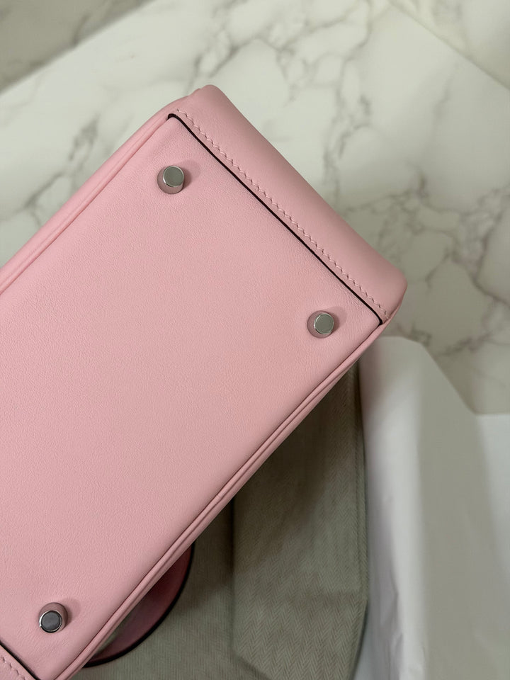 Hermes Mini Lindy Rose Sakura Swift leather PHW Stamp B 2024 *Rare combo*