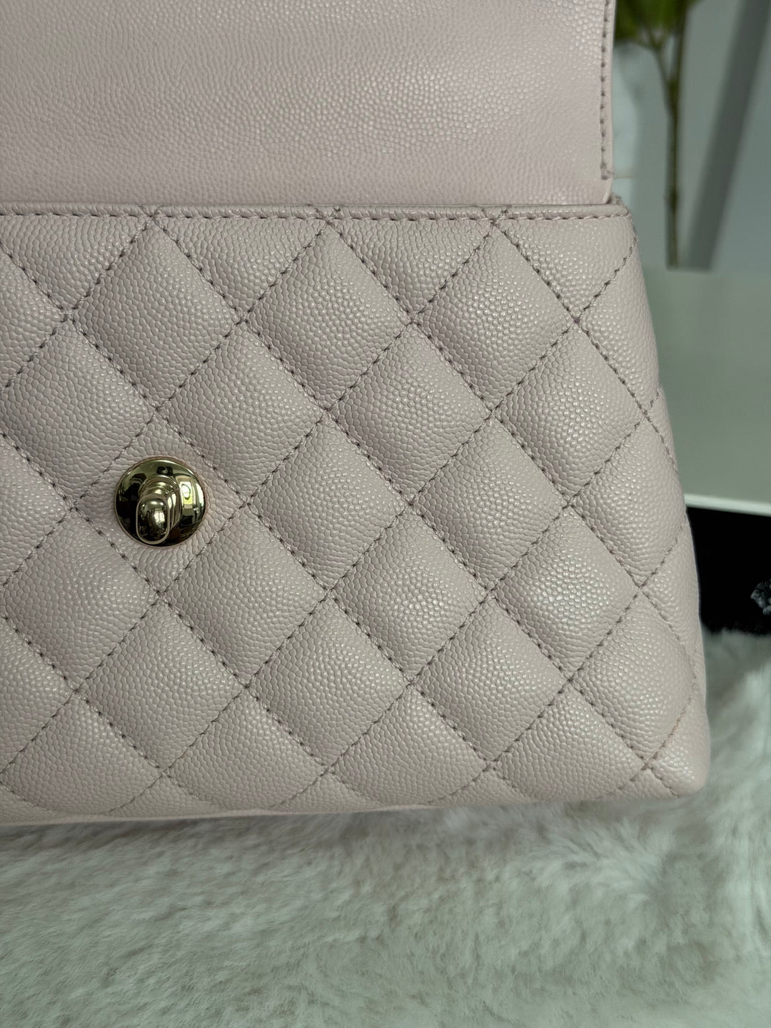CHANEL 22P Sakura Pink Caviar LGHW Coco Handle Flap Bag with detachable strap 2022 size SMALL