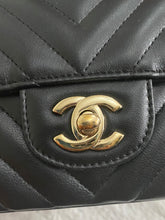 Load image into Gallery viewer, Chanel series 26 (2018) Black Lambskin Chevron LGHW Mini rectangular Flap Bag
