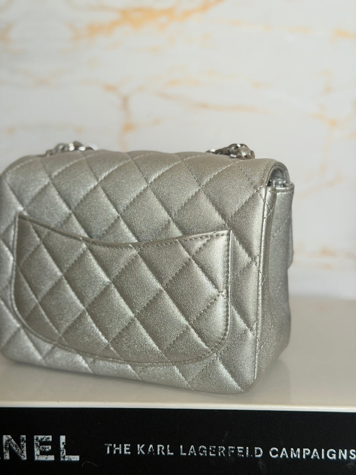 CHANEL Metallic Silver Lambskin SHW Square Mini Flap Bag 2021 21P collection series 31