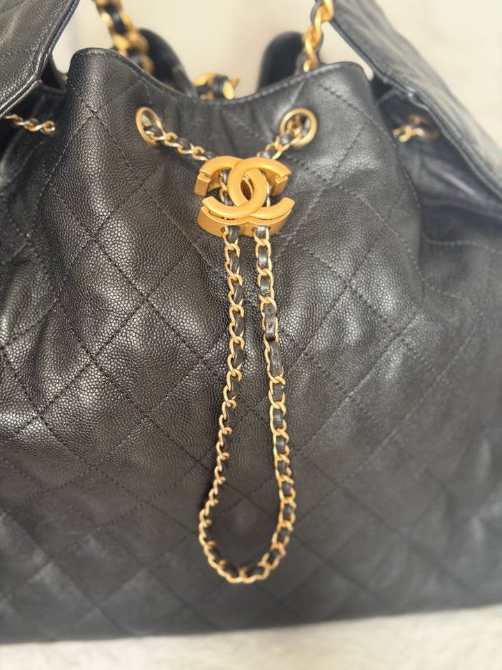 CHANEL Black Caviar aged GHW 25 Hobo Bag size Medium with detachable pouch 2025