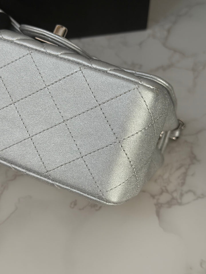 Chanel Series 31 21P Collection Iridescent Silver lambskin SHW Square Mini Flap Bag 2021