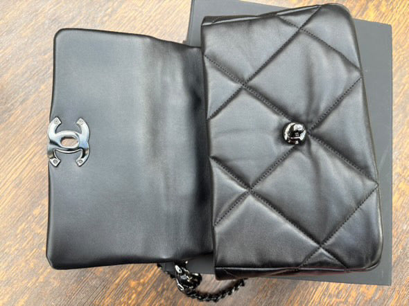Chanel 19 Flap Bag in Size Small 22P collection 2022 So Black Lambskin So Black Hardware