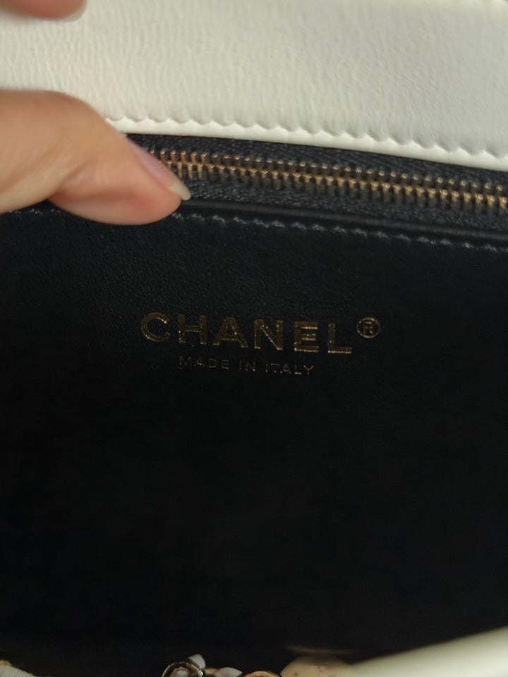CHANEL 23S collection 2023 White Lambskin LGHW Trendy CC Flap Bag size Small with raised CHANEL Engraved Plate Top Handle