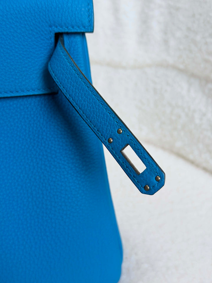 HERMÈS Bleu Zanzibar Togo Leather PHW Kelly 25 Stamp A 2018