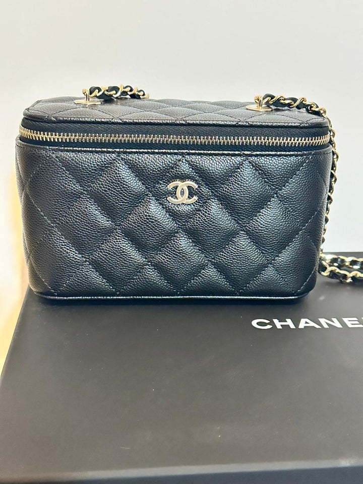 CHANEL Black Caviar LGHW Small Vanity Case with chain