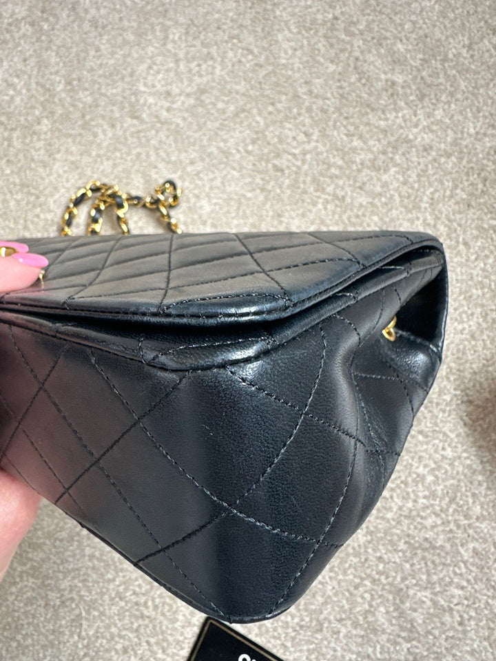 CHANEL series 1 Black Lambskin 24k GHW Full Flap Bag