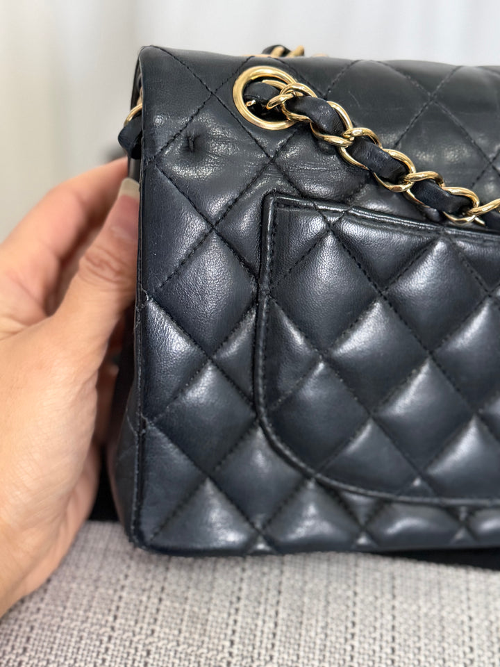 CHANEL series 11 Black Lambskin 24K GHW Vintage Small classic double flap bag 2007/2008