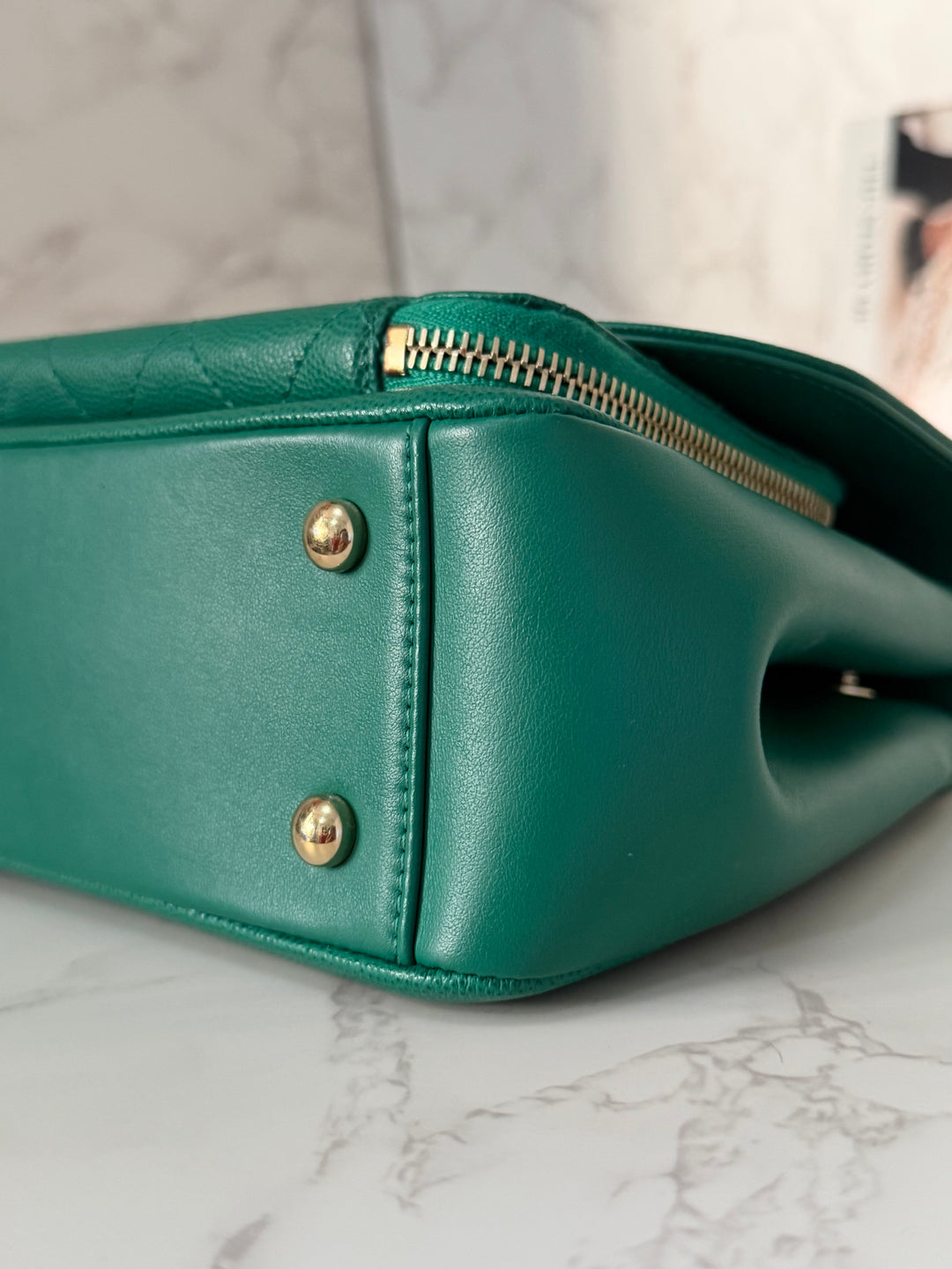 CHANEL series 23 Green Caviar LGHW Medium Business Affinity Flap Bag