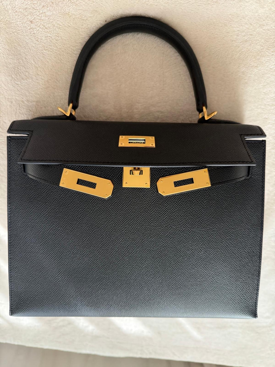 Hermès Kelly 28 Black Sellier Epsom Leather GHW Stamp B 2023 Kept unused Box fresh
