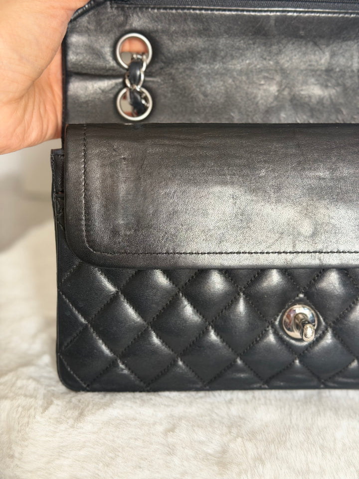 CHANEL series 12 Black Lambskin SHW Medium ML Timeless Classic Double Flap Bag 2011