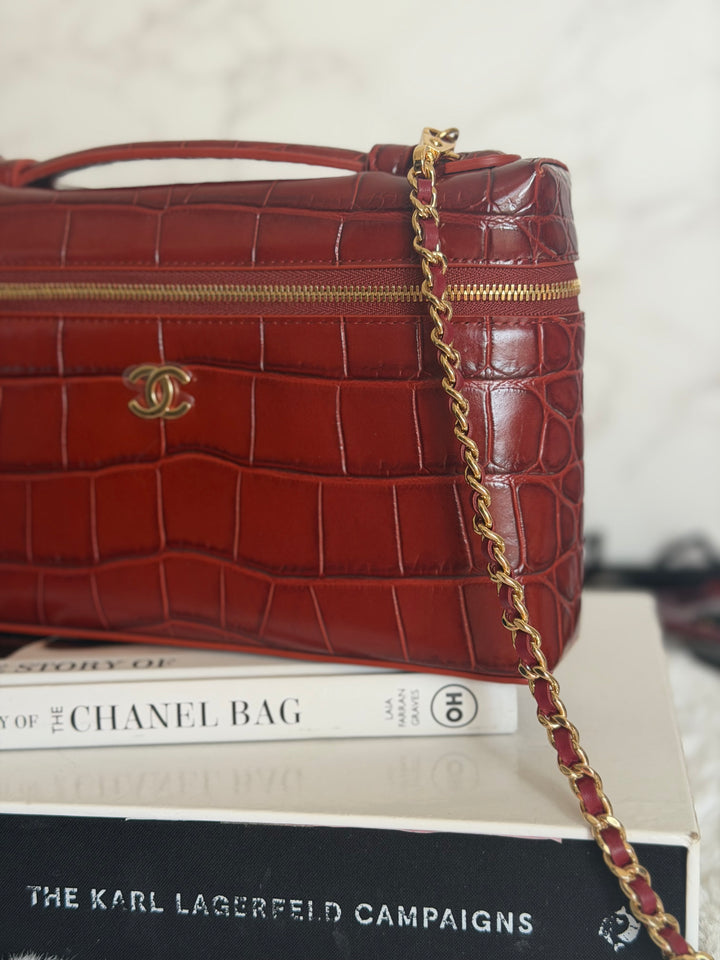 CHANEL 26B Croc Embossed Burgundy Calf Skin LP Long Vanity size Medium 23 cms 2026 Matthieu Blazy