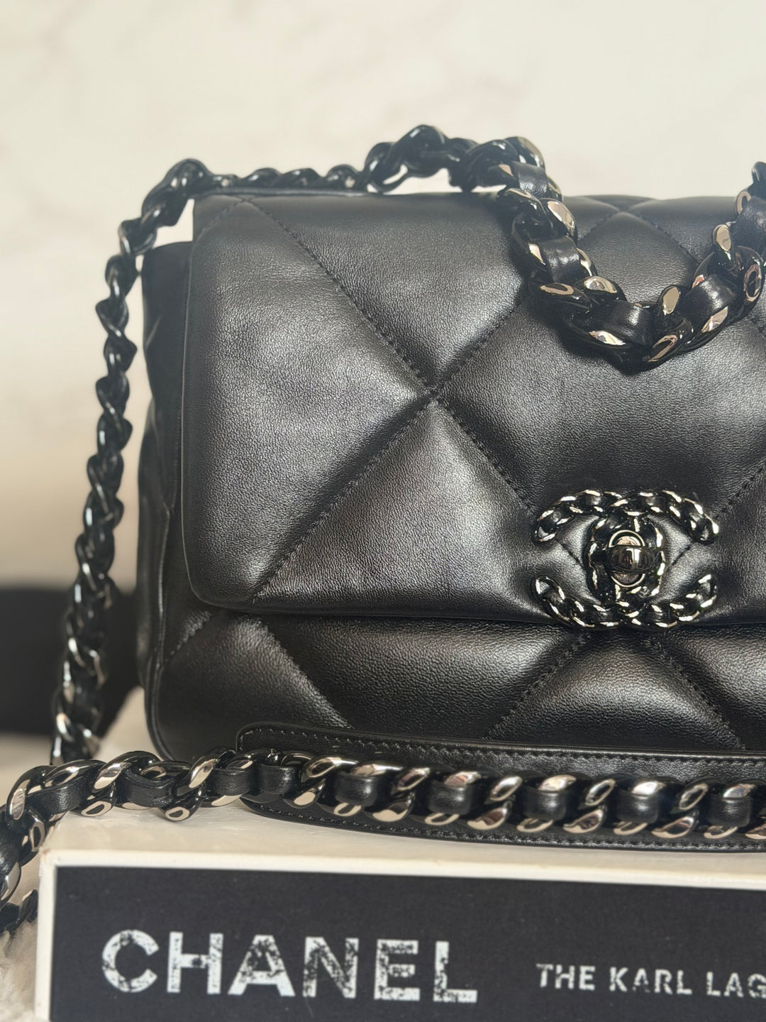 CHANEL 22P So Black 19 Black Lambskin Flap Bag size Small 2022