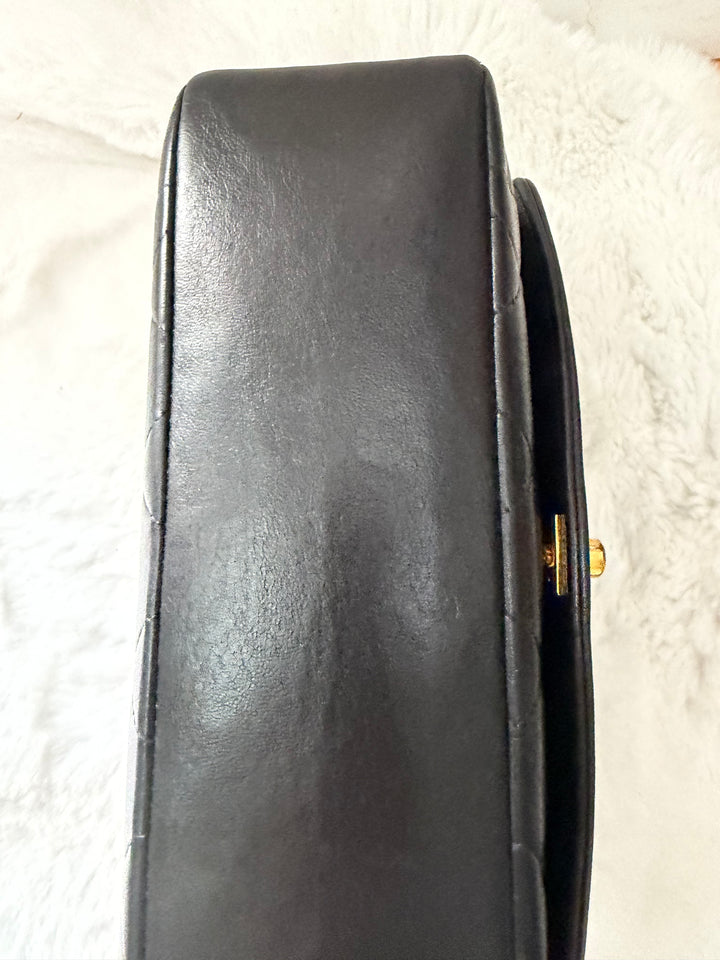 CHANEL Vintage series 2 24k GHW Hardware Diana Flap Bag size SMALL 1991-1994