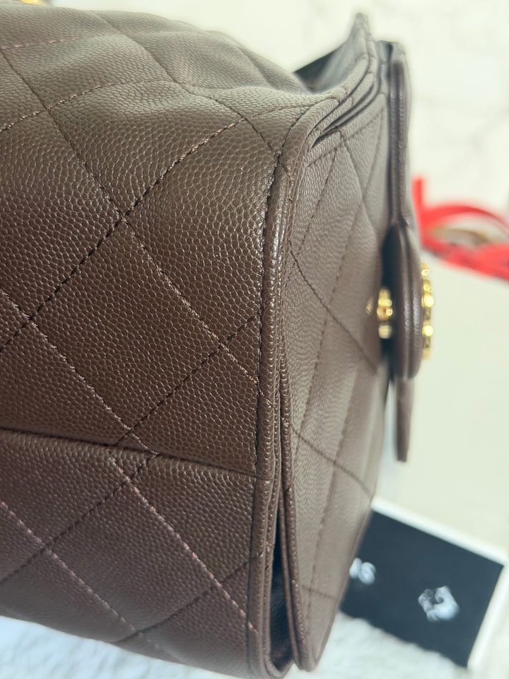 CHANEL 26B Chocolate brown Caviar LGHW 25 Hobo Bag size Small 2026