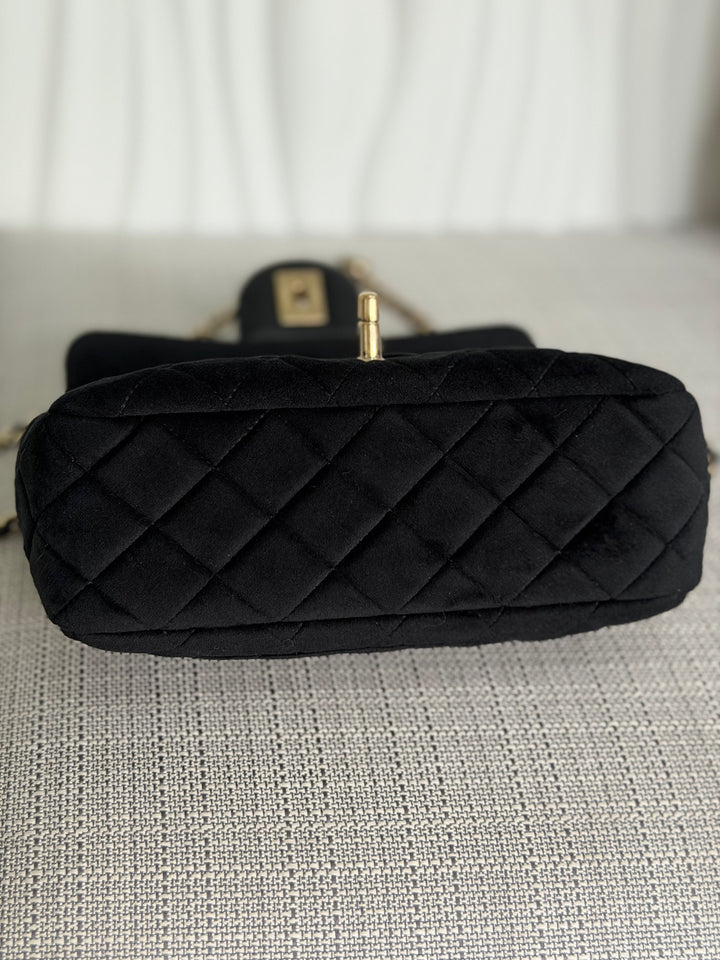 CHANEL series 30 2020 20K collection Black Velvet Crystal Pearl Crush Adjustable Strap LGHW Mini Rectangular Flap Bag