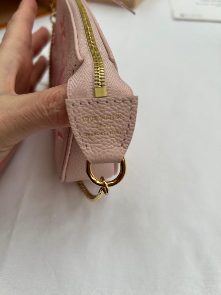 LOUIS VUITTON Pink Mini Pochette 2021