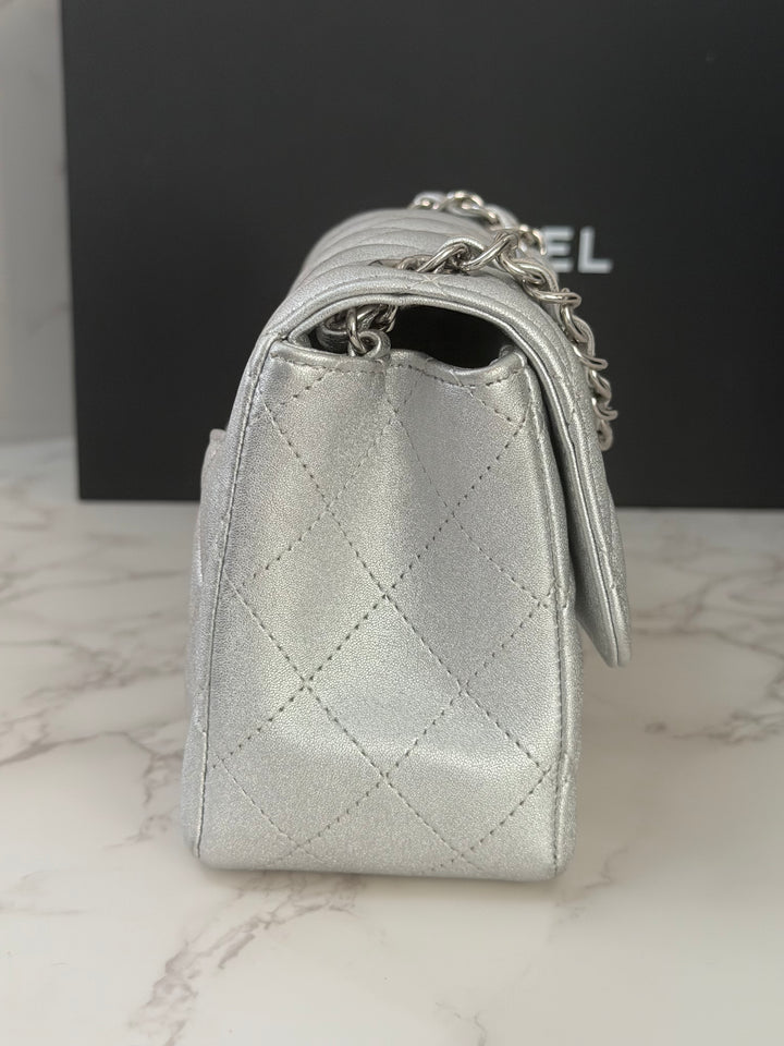 Chanel Series 31 21P Collection Iridescent Silver lambskin SHW Square Mini Flap Bag 2021