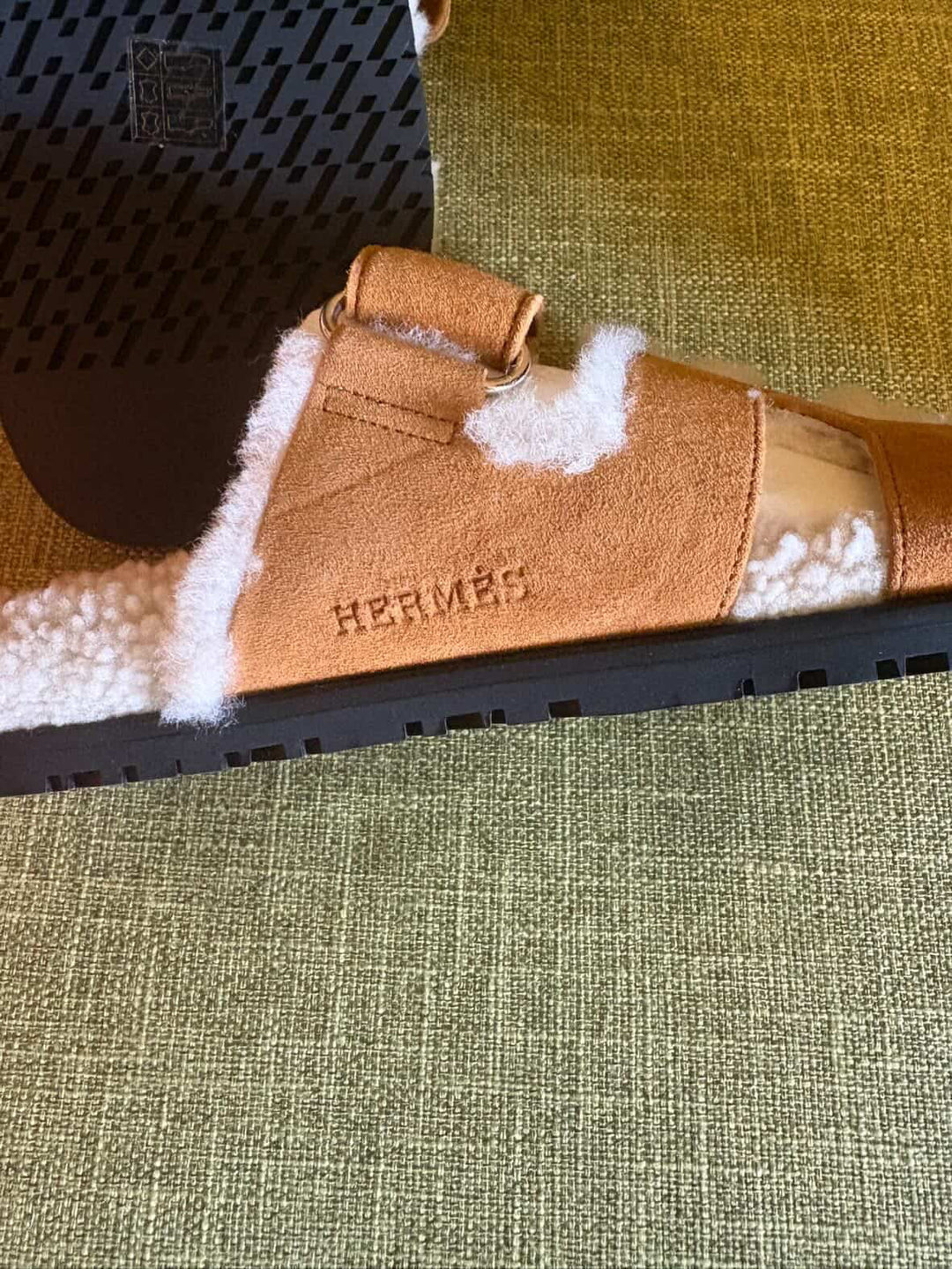 Hermès Chypre Sandals in Naturel/ Écru Suede goatskin plus shearling size EU37