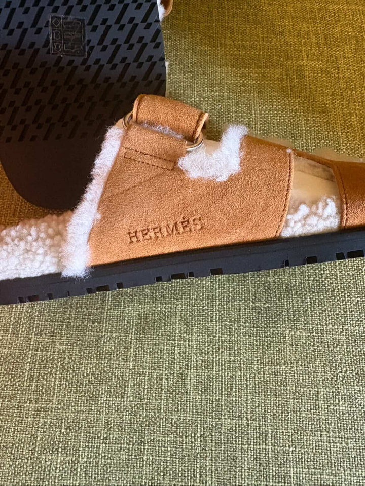 Hermès Chypre Sandals in Naturel/ Écru Suede goatskin plus shearling size EU37