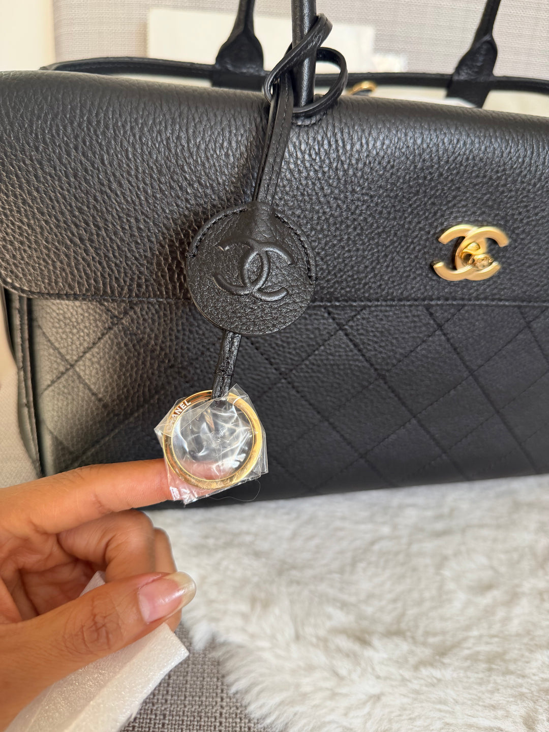CHANEL Métiers d’art 26A 2026 Black Caviar Medium Shopping Tote Bag GHW NEW Size AP6428