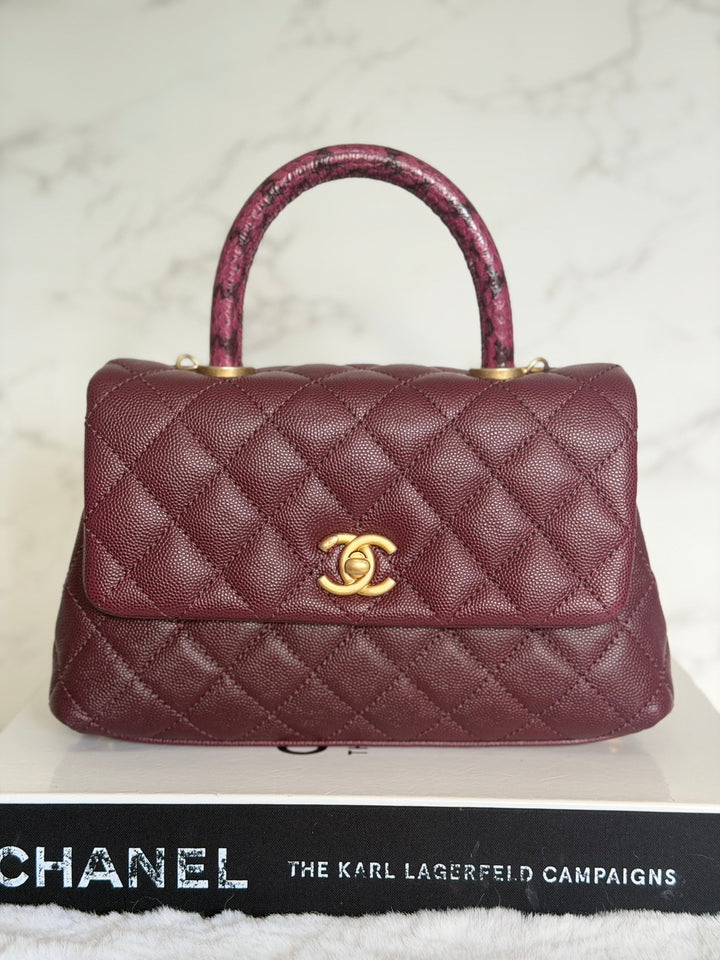 CHANEL series 26 Burgundy Caviar Aged GHW Coco Handle Flap Bag size SMALL with Pink sea snake handle 2018