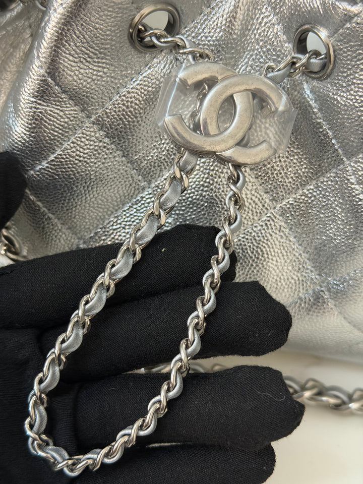 CHANEL 26C Silver Caviar shiny SHW Mini 25 Hobo Bag