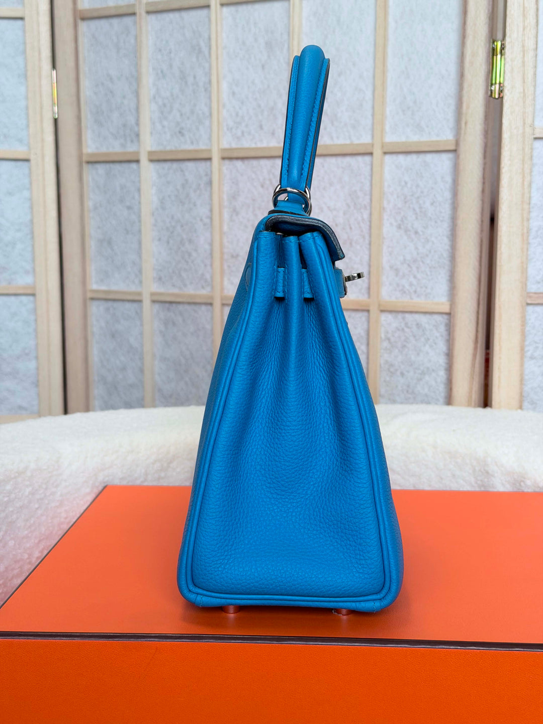 HERMÈS Bleu Zanzibar Togo Leather PHW Kelly 25 Stamp A 2018