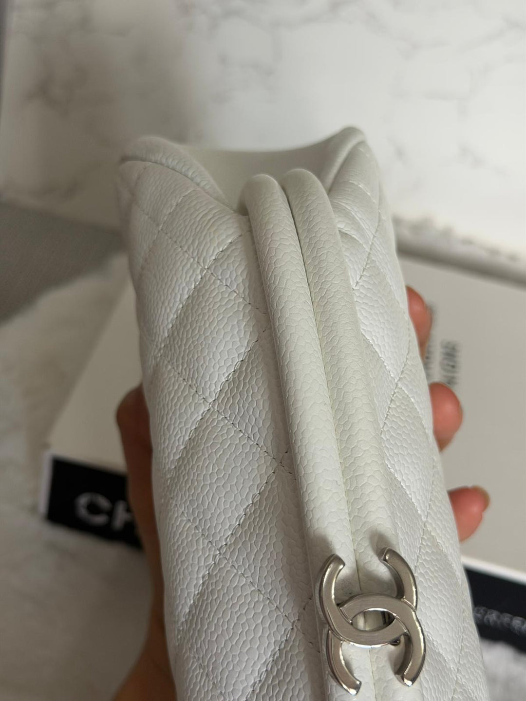 CHANEL series 12 White Caviar SHW Classic Clutch