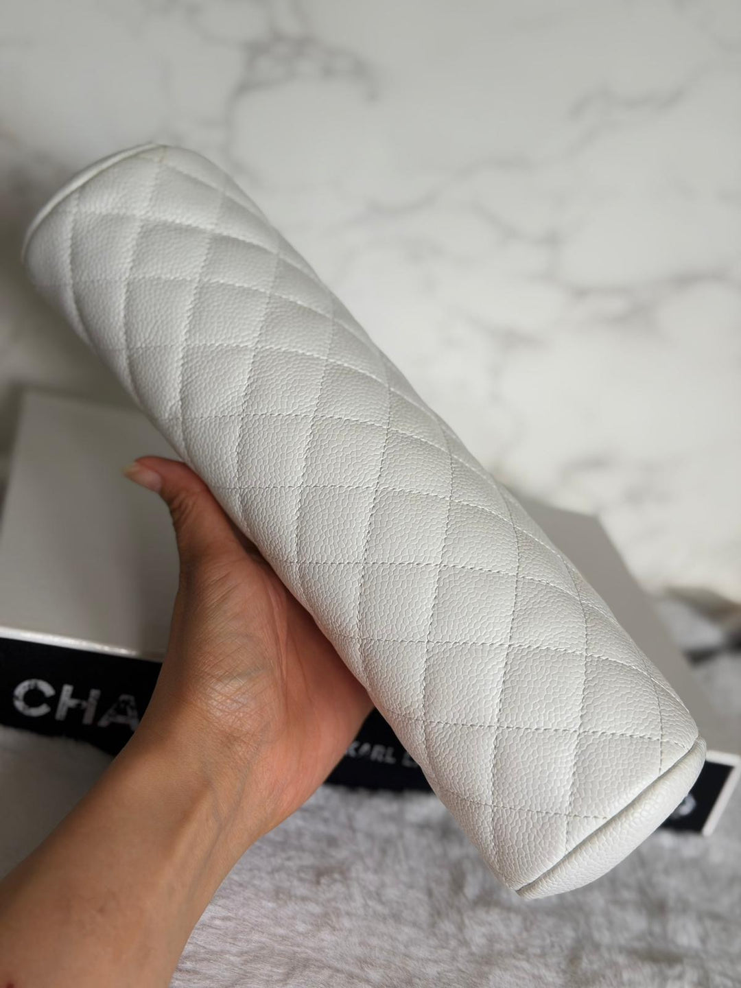 CHANEL series 12 White Caviar SHW Classic Clutch