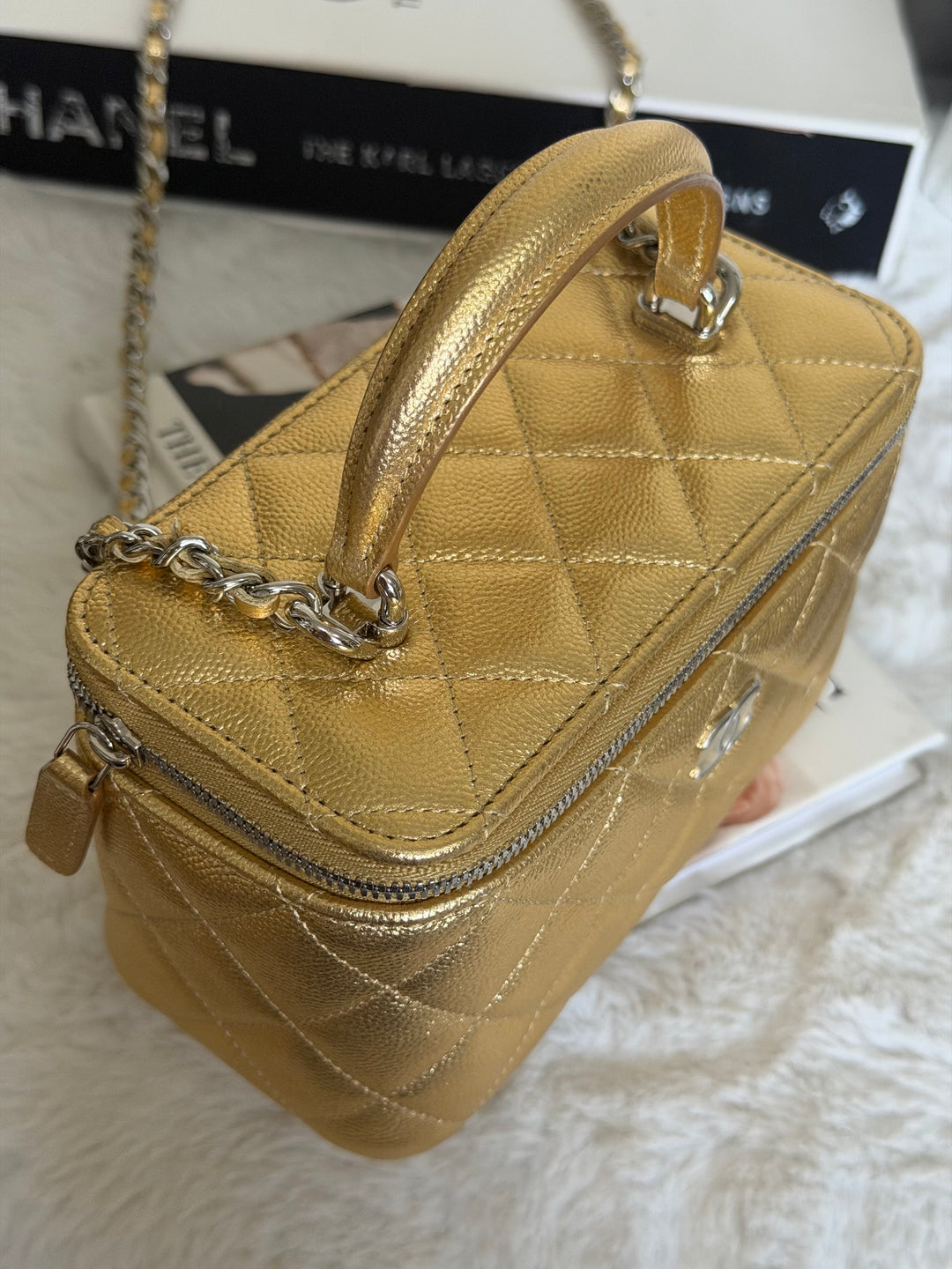 CHANEL 26A Métiers d’art Gold Caviar SHW Small Vanity Top Handle 2026
