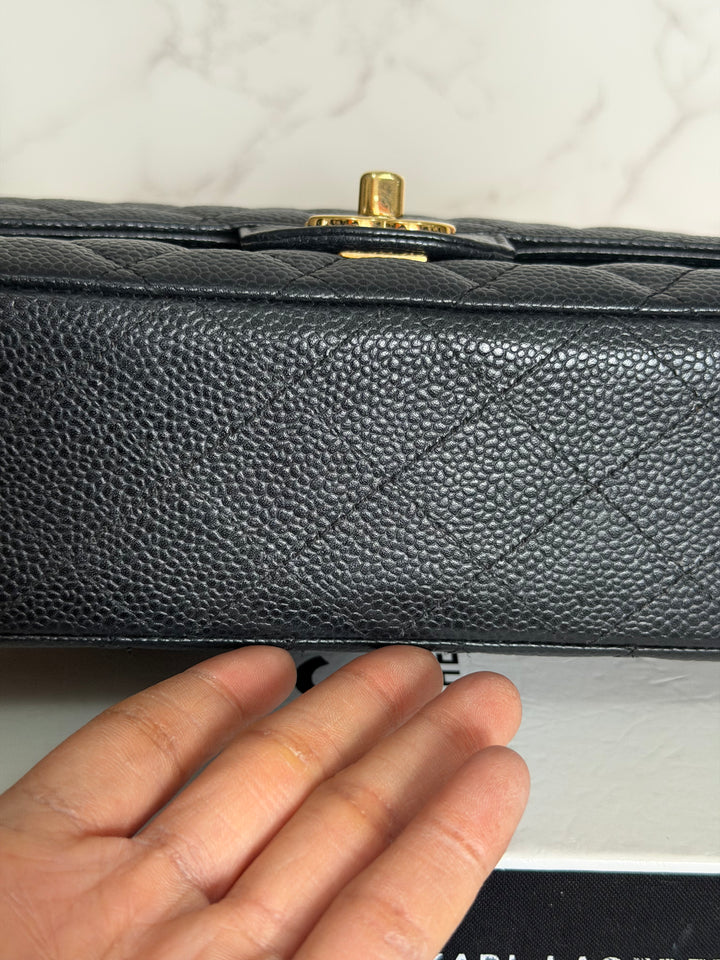 CHANEL series 16 Black Caviar GHW Medium ML Timeless Classic Double Flap bag 2011/2012