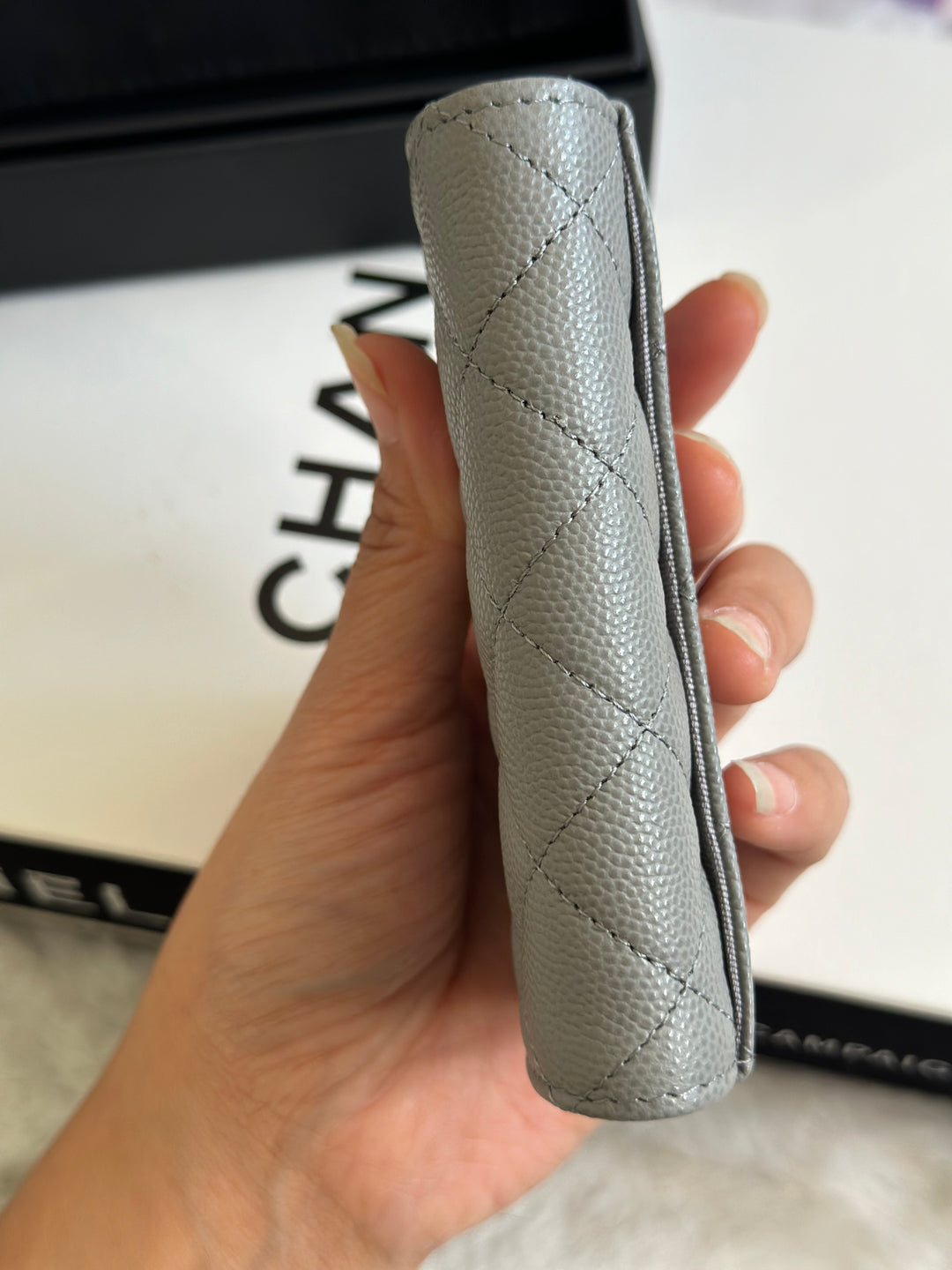 Chanel 22B NJ531 Grey Caviar LGHW Classic Snap/Flap Card Holder