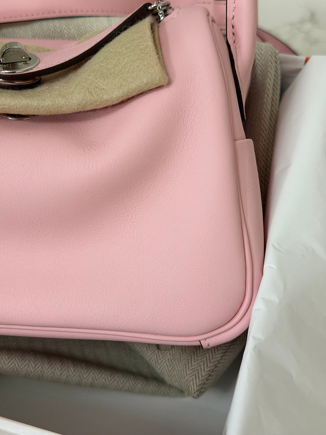 Hermes Mini Lindy Rose Sakura Swift leather PHW Stamp B 2024 *Rare combo*