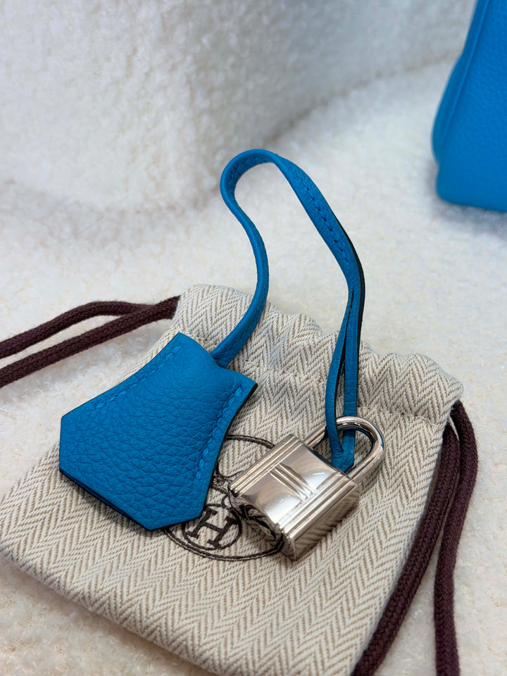 HERMÈS Bleu Zanzibar Togo Leather PHW Kelly 25 Stamp A 2018