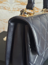 Load image into Gallery viewer, Chanel series 28 2018/2019 Navy Lambskin Champagne GHW Trendy CC Flap Bag size Small with Detachable Strap
