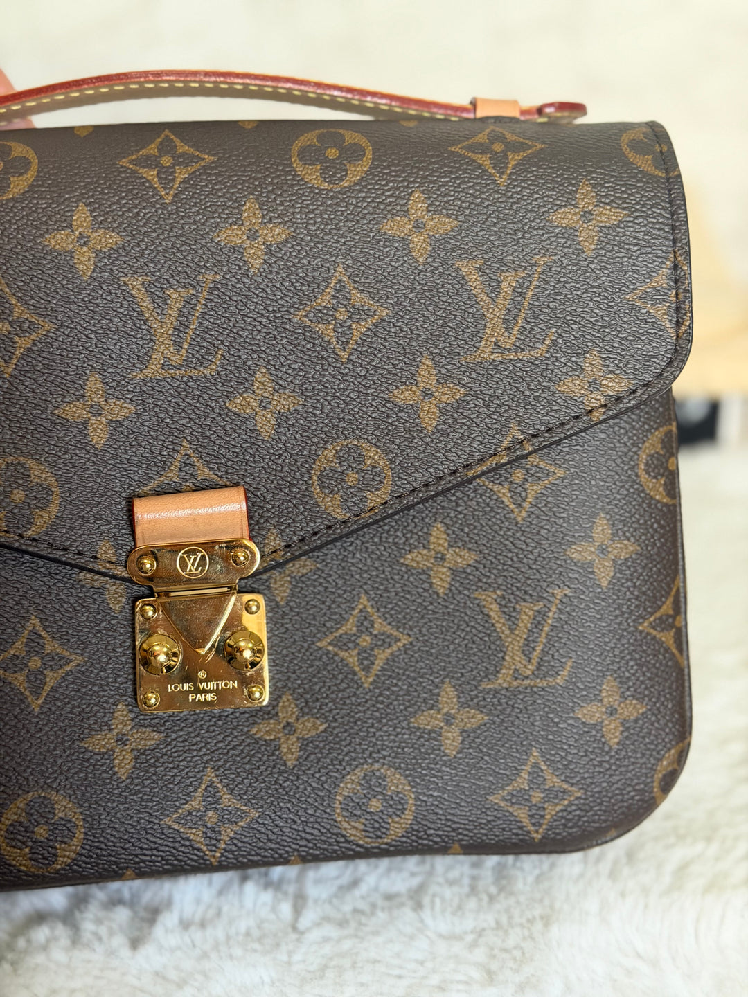 LOUIS VUITTON LV Pochette Metis Monogram Bag 2024